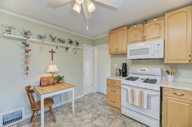 139 N Washington Street, Westmont, IL 60559