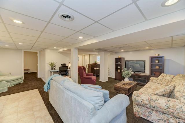 139 N Washington Street, Westmont, IL 60559