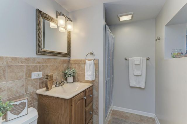 139 N Washington Street, Westmont, IL 60559