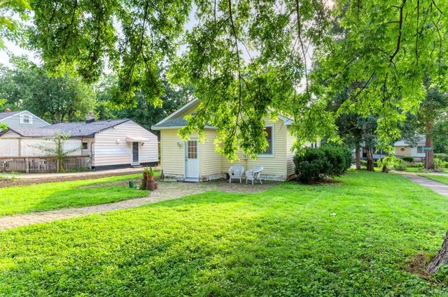 139 N Washington Street, Westmont, IL 60559