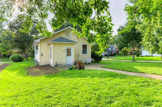 139 N Washington Street, Westmont, IL 60559