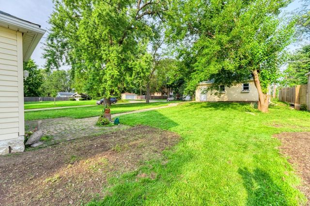 139 N Washington Street, Westmont, IL 60559