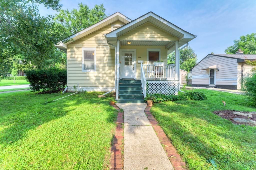 139 N Washington Street, Westmont, IL 60559