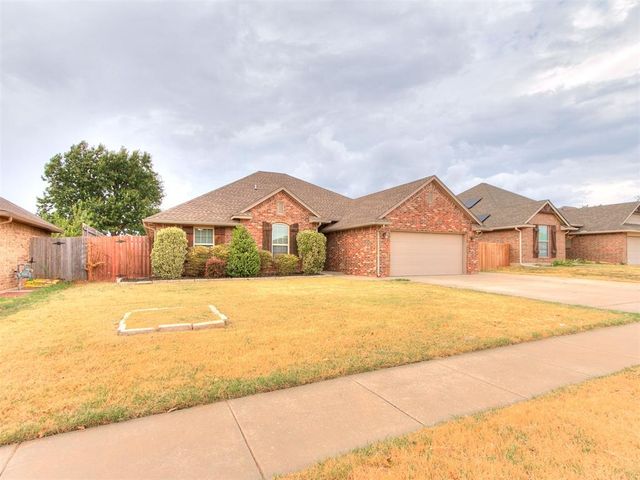 805 S Bouziden Drive, Moore, OK 73160