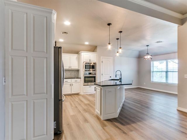 805 S Bouziden Drive, Moore, OK 73160
