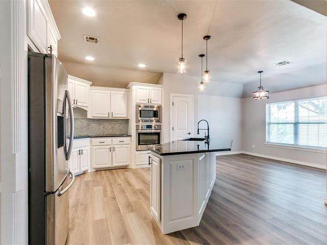 805 S Bouziden Drive, Moore, OK 73160