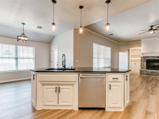 805 S Bouziden Drive, Moore, OK 73160