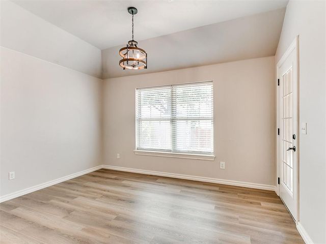 805 S Bouziden Drive, Moore, OK 73160