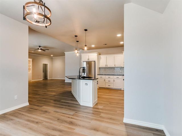 805 S Bouziden Drive, Moore, OK 73160