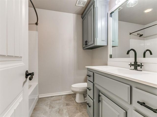805 S Bouziden Drive, Moore, OK 73160