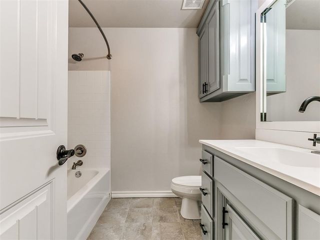 805 S Bouziden Drive, Moore, OK 73160