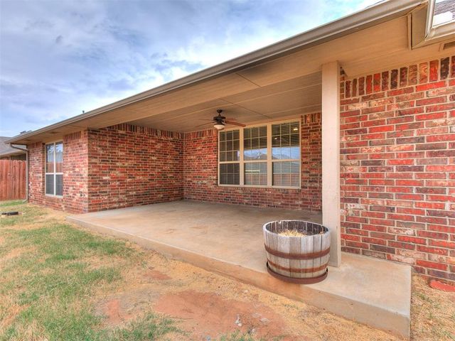 805 S Bouziden Drive, Moore, OK 73160