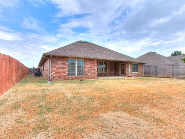 805 S Bouziden Drive, Moore, OK 73160