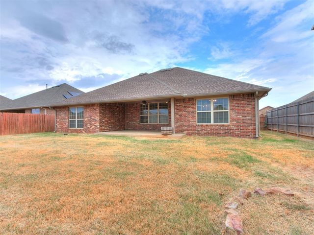805 S Bouziden Drive, Moore, OK 73160