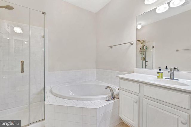 4174 TIMBER LOG WAY, Fairfax, VA 22030