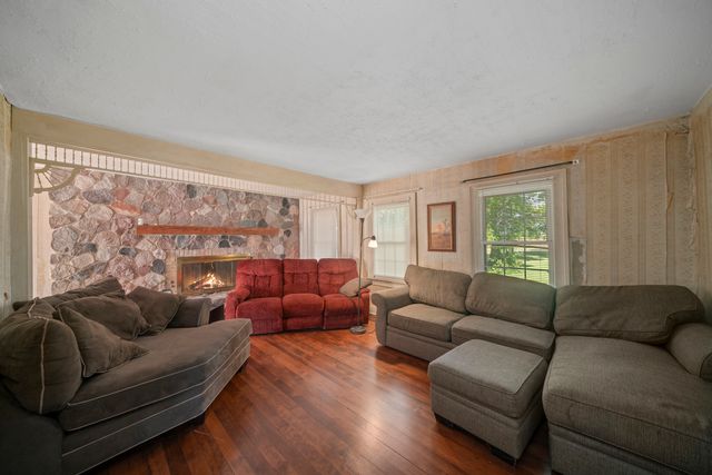 2012 N 45th Road, Leland, IL 60531