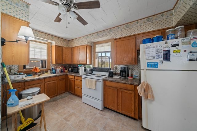 2012 N 45th Road, Leland, IL 60531