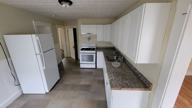 238 Hildreth Street 238, Lowell, MA 01850