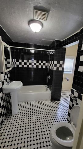 238 Hildreth Street 238, Lowell, MA 01850