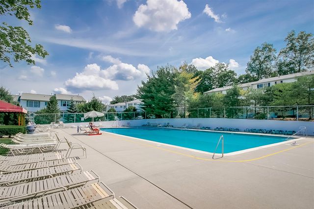 10 Bon Aire Circle 108, Suffern, NY 10901