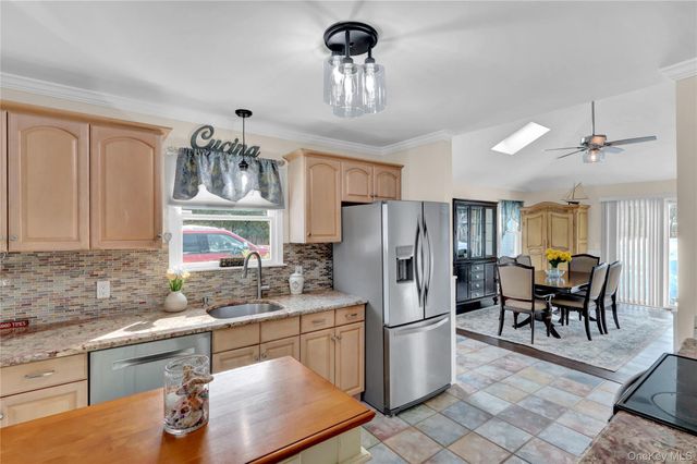 96 Brooksite Drive, Smithtown, NY 11787