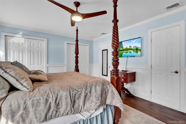 96 Brooksite Drive, Smithtown, NY 11787