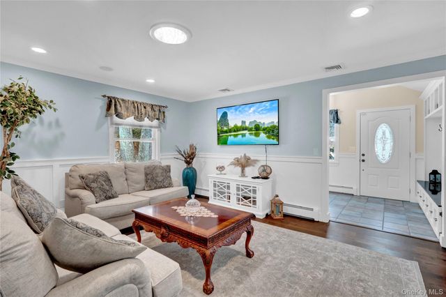 96 Brooksite Drive, Smithtown, NY 11787