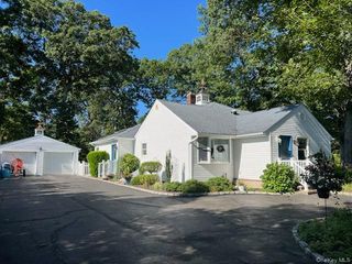96 Brooksite Drive, Smithtown, NY 11787