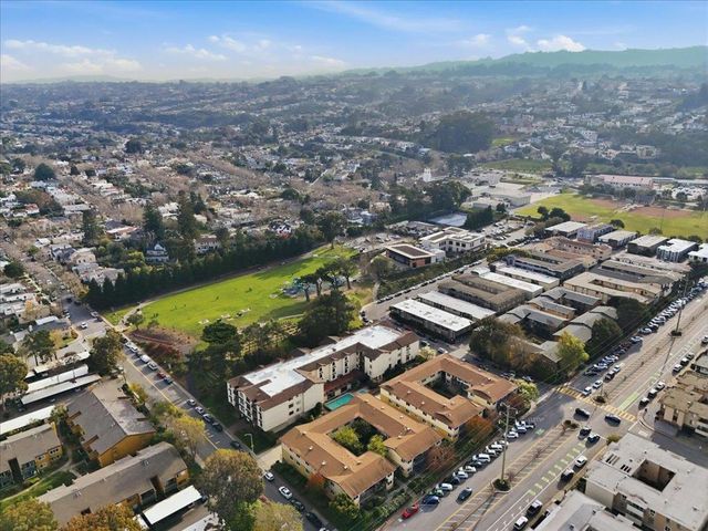 555 Palm Avenue 202, Millbrae, CA 94030