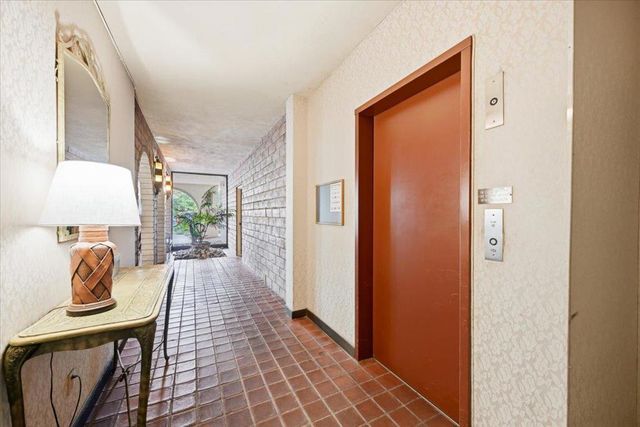 555 Palm Avenue 202, Millbrae, CA 94030