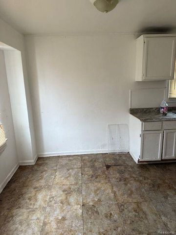 16039 FAIRMOUNT Drive, Detroit, MI 48205