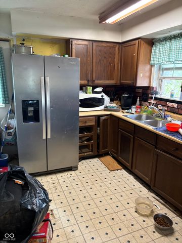 8816 S Ayres Drive, Nineveh, IN 46164