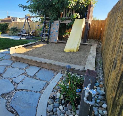 14370 E Prospect Pl, Lockeford, CA 95237