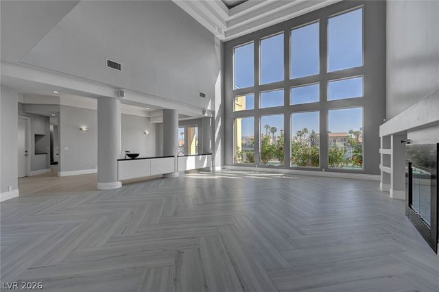 8100 Tiara Cove Circle, Las Vegas, NV 89128