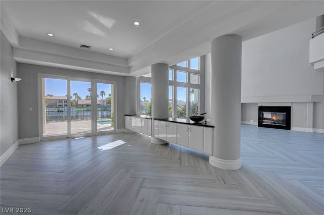 8100 Tiara Cove Circle, Las Vegas, NV 89128