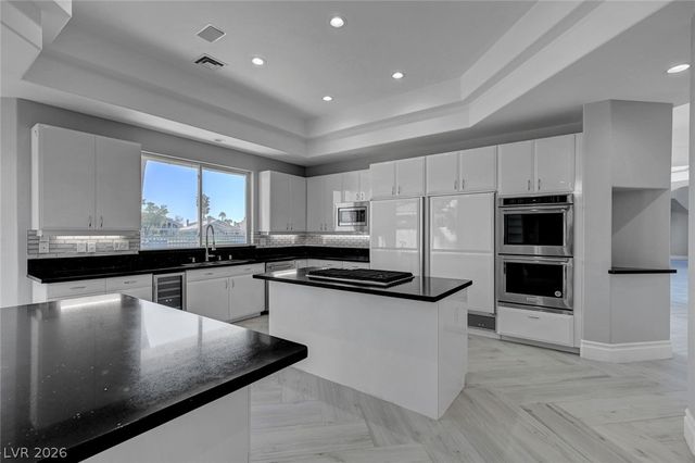 8100 Tiara Cove Circle, Las Vegas, NV 89128