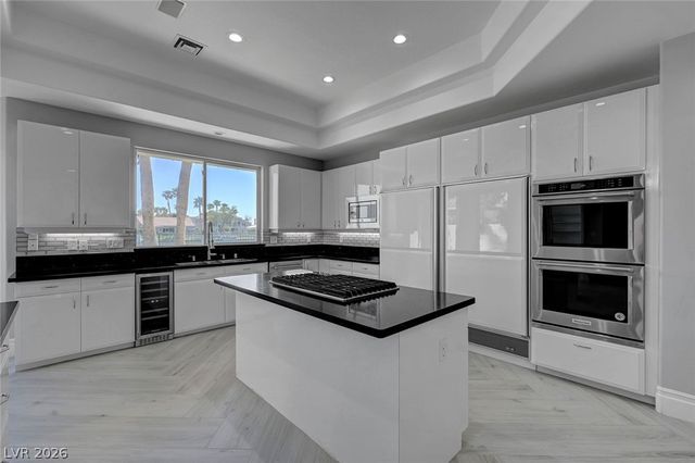 8100 Tiara Cove Circle, Las Vegas, NV 89128