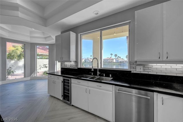 8100 Tiara Cove Circle, Las Vegas, NV 89128