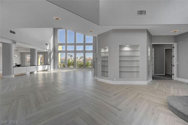 8100 Tiara Cove Circle, Las Vegas, NV 89128