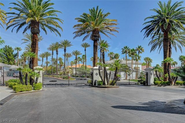 8100 Tiara Cove Circle, Las Vegas, NV 89128