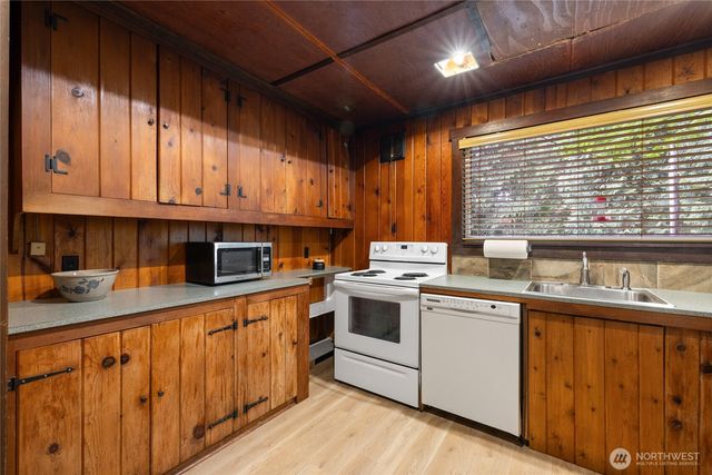 17426 SE 60th Street, Bellevue, WA 98006