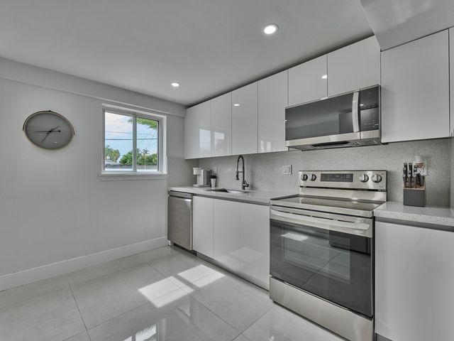 2426 Key Largo Lane, Fort Lauderdale, FL 33312