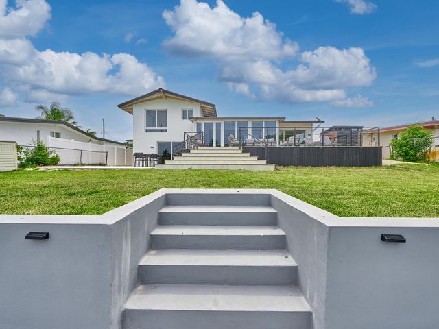 2426 Key Largo Lane, Fort Lauderdale, FL 33312