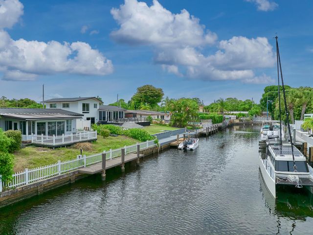 2426 Key Largo Lane, Fort Lauderdale, FL 33312