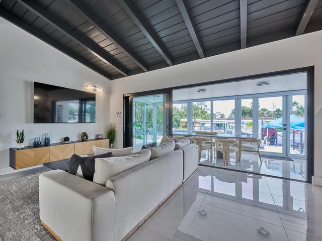 2426 Key Largo Lane, Fort Lauderdale, FL 33312