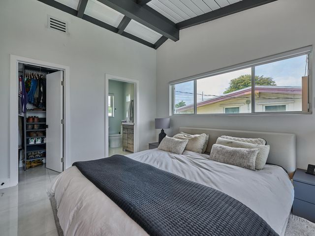 2426 Key Largo Lane, Fort Lauderdale, FL 33312