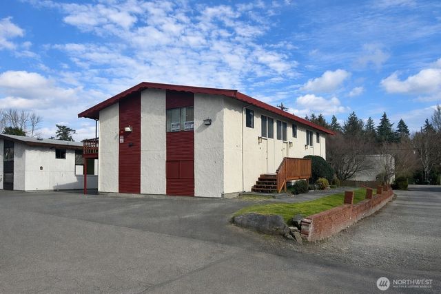 8803 23rd Avenue NE, Seattle, WA 98115