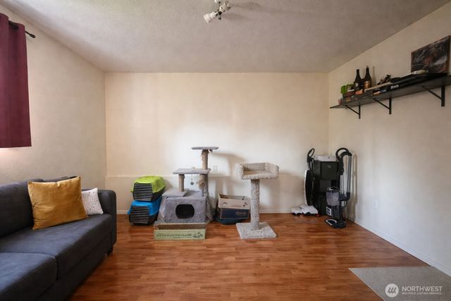 8803 23rd Avenue NE, Seattle, WA 98115