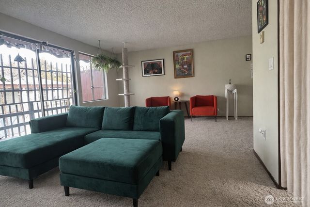 8803 23rd Avenue NE, Seattle, WA 98115