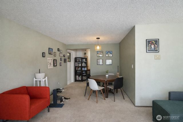 8803 23rd Avenue NE, Seattle, WA 98115